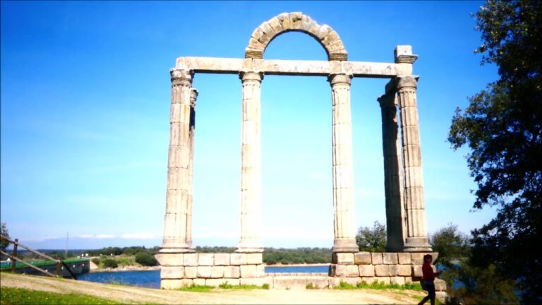 Monumentos Hist&oacute;ricos Destacados en Candeleda